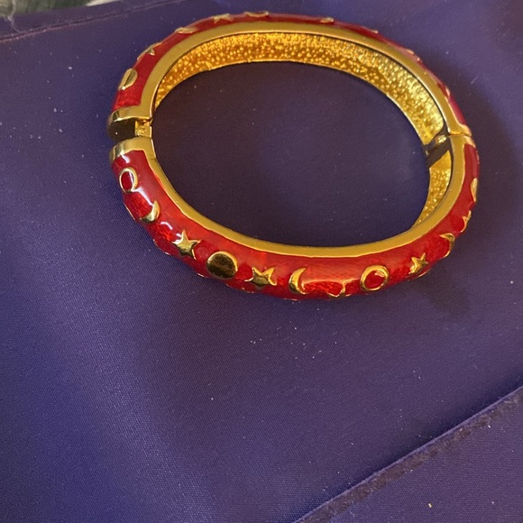 KJL bangle bracelet Fits small wrist in red and gold Has click in Clasp - Picture 2 of 7